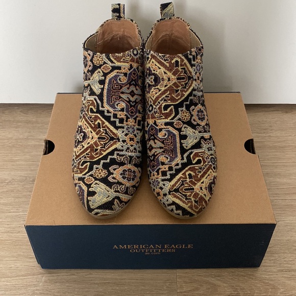 American Eagle Women’s Navy Printed Booties US 9 in Box - Picture 2 of 7